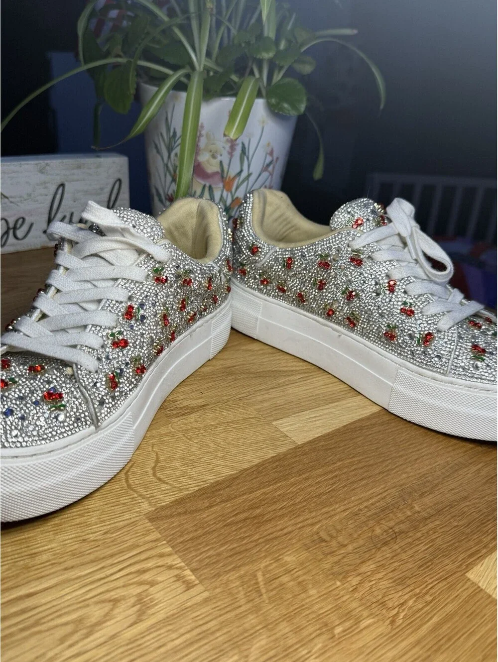 Silver Rhinestone Floral Low Top Lace-Up Unisex Athletic Sneakers Red/Green